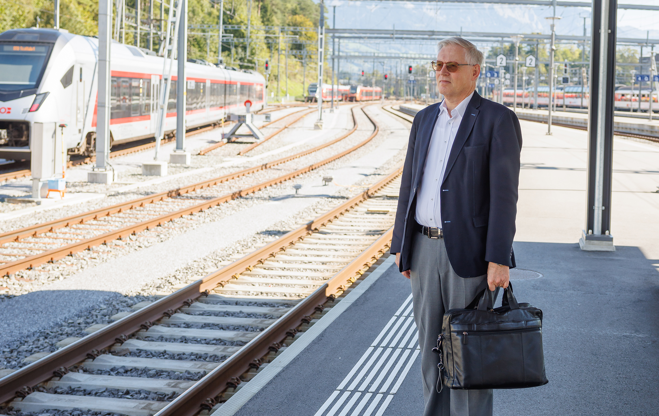 Thomas Küchler, CEO der SOB AG,  steht am Bahnhof in Goldau und wartet auf den nächsten Zug